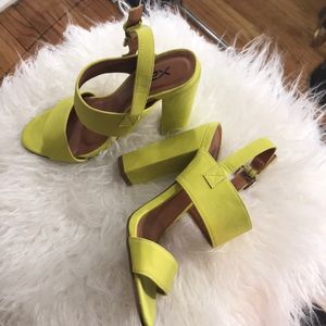 Citrus 70’s style mod block heels